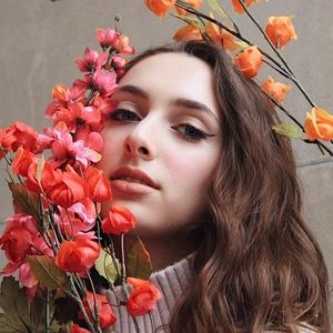 Meet your Posher, Micaela